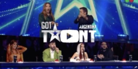 Escenario de Got Talent Argentina con el jurado